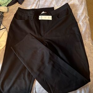 Chicos Black Basic Pant. New with tags.
